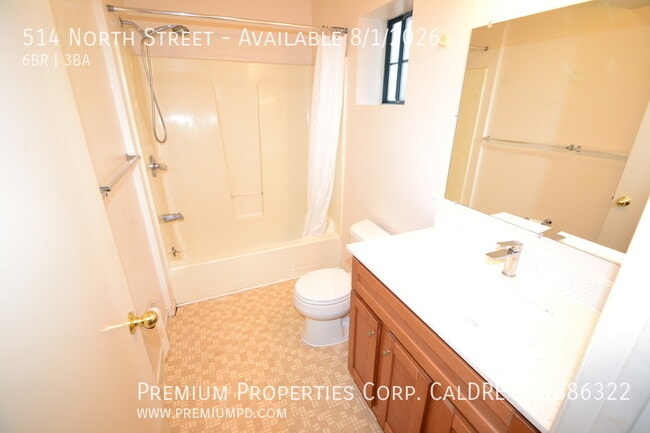 Building Photo - 514 North St