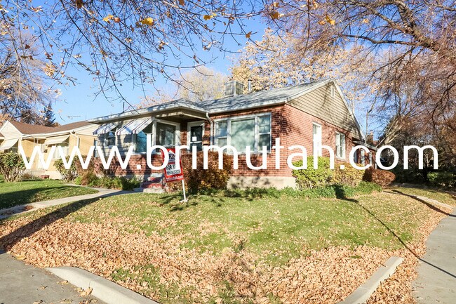 Building Photo - 1105 Laird Ave S