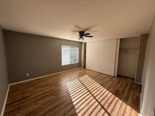 Building Photo - 3 Bedroom, 2.5 Bath Two-Story Townhome in Tierrasanta