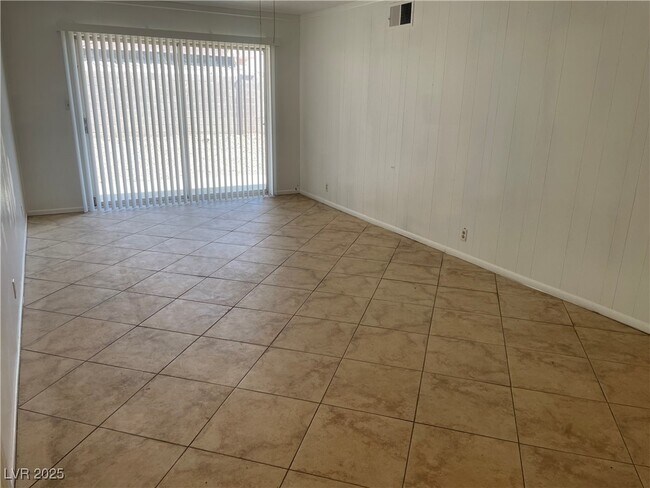 Building Photo - 2198 Capistrano Ave