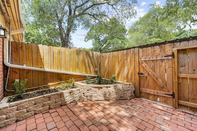 Building Photo - 5237 Arboles Dr