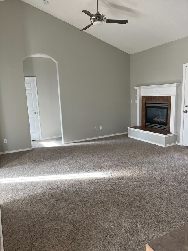 Building Photo - 2664 E Bridgecreek Dr