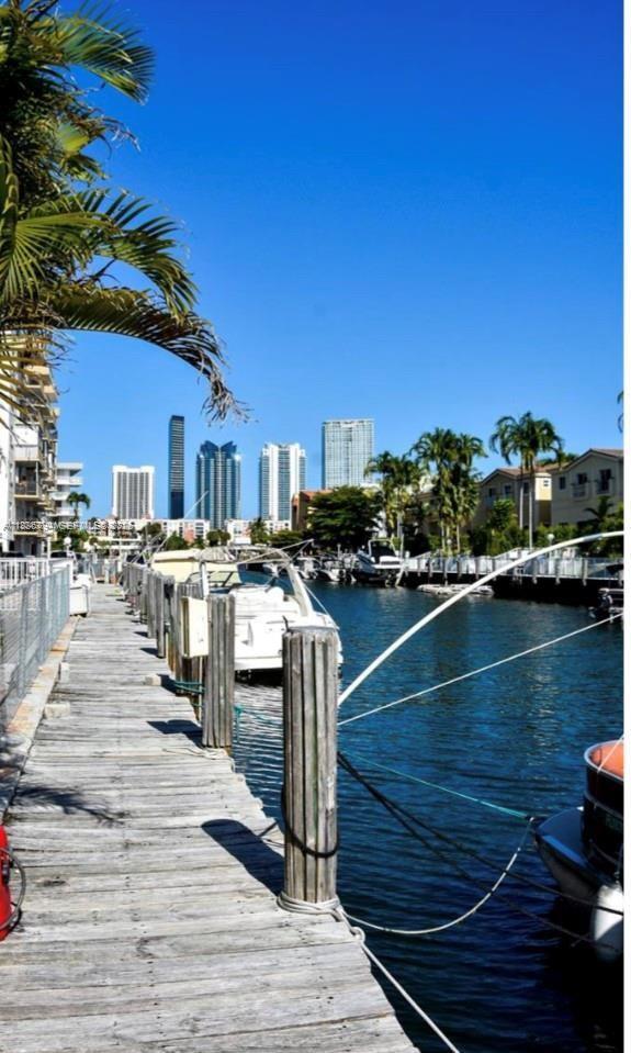 Building Photo - 3868 NE 169th St