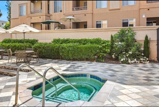 Building Photo - 3520 Lebon Dr