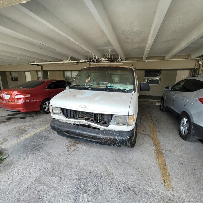 Building Photo - 5100 SW 41st St
