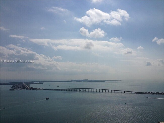 Building Photo - 1300 Brickell Bay Dr