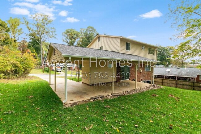 Building Photo - 8613 Kenilworth Dr
