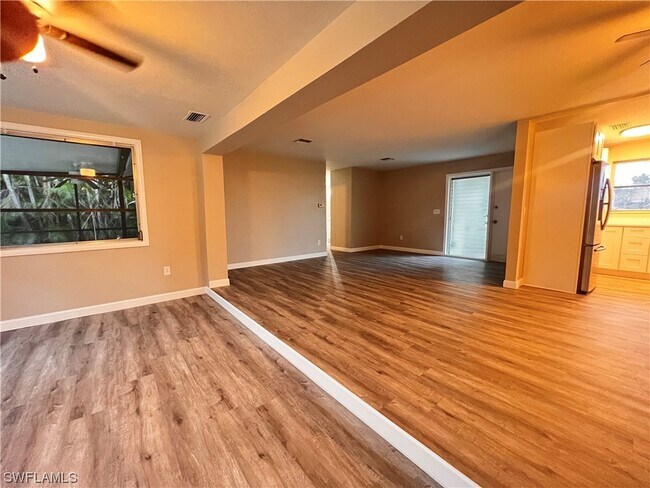 Building Photo - 733 Sesame Ct
