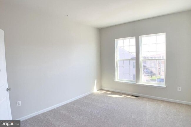 Building Photo - 12854 Cloverleaf Center Drive