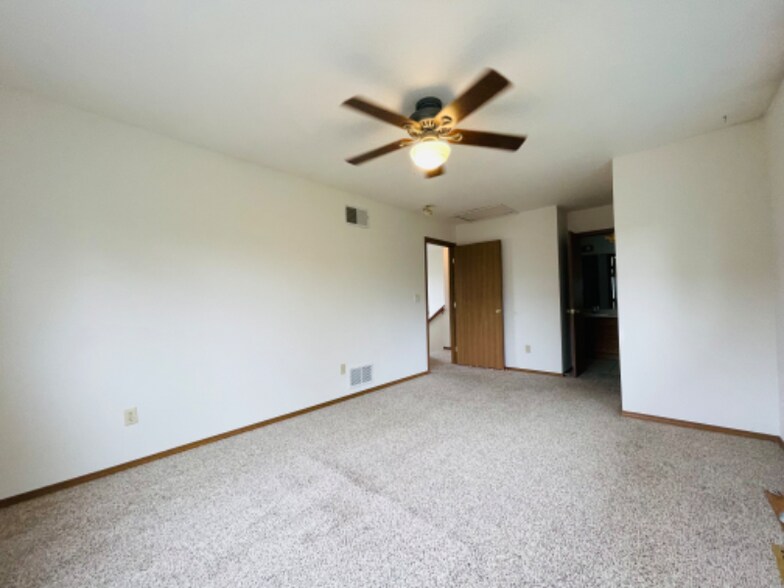 Building Photo - 2428 W Pikes Peak Ave