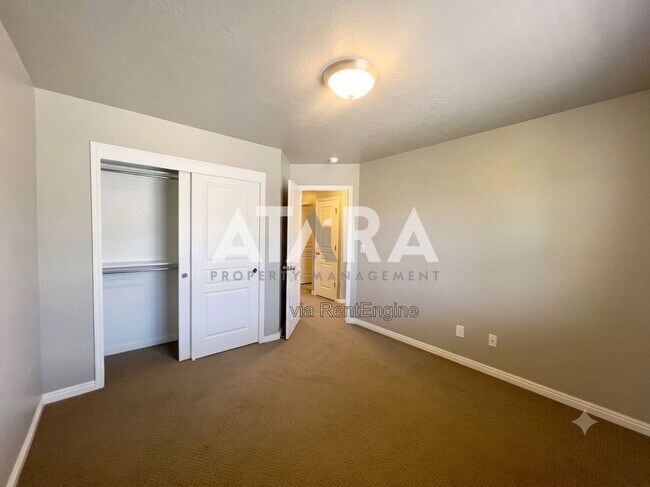 Building Photo - 5285 W Hampstead Ln