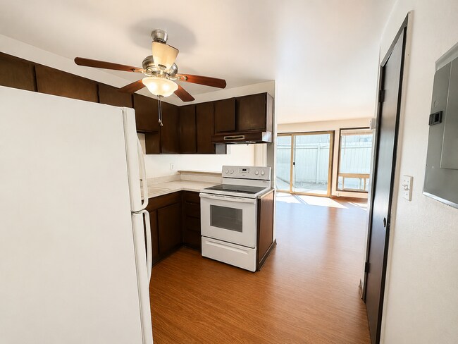 Building Photo - 921 N 96th St