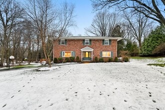 Building Photo - 11 Orchard Cir