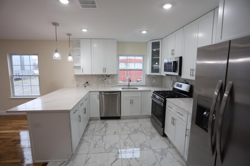 Building Photo - 226 Tappan St