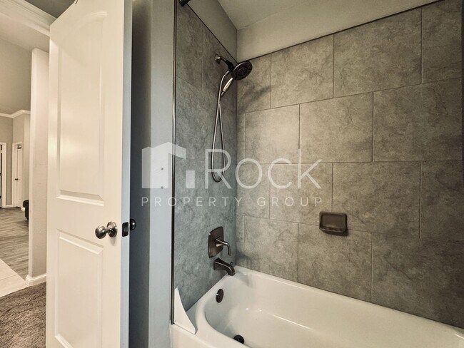 Building Photo - Gorgeous 4 Bedroom Home with Storm Shelter