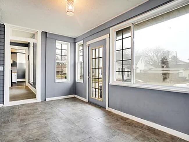 Building Photo - 423 N Webster St