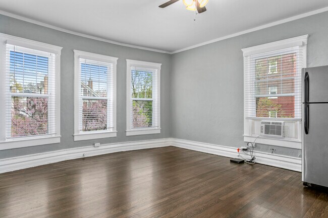 Building Photo - 4148 Warwick Blvd