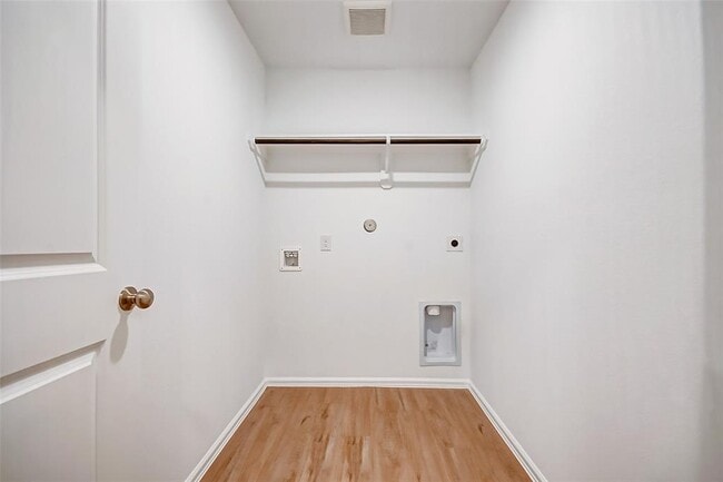 Building Photo - 9603 Fulvetta Briar Ct