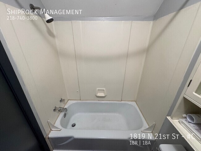 Building Photo - 1819 N 21st St