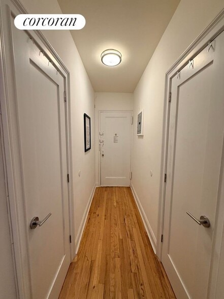 Building Photo - 163 W 17th St