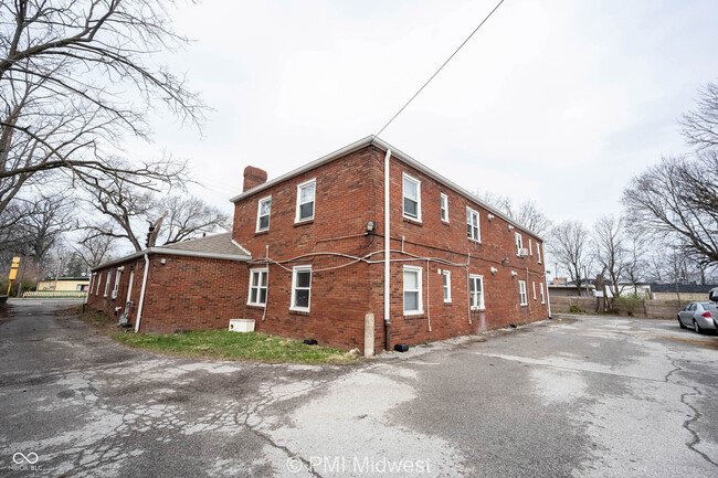 Building Photo - 3725 N Sherman Dr