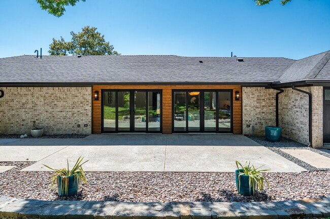 Building Photo - Modern Preston Hollow-Area Home with Resort-Style Services