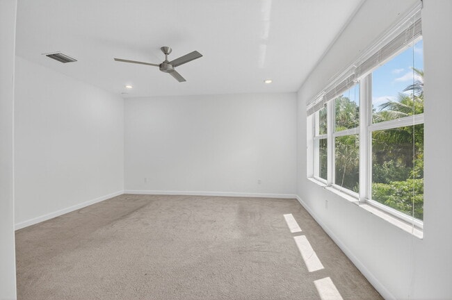 Building Photo - 4280 Buttonwood Dr