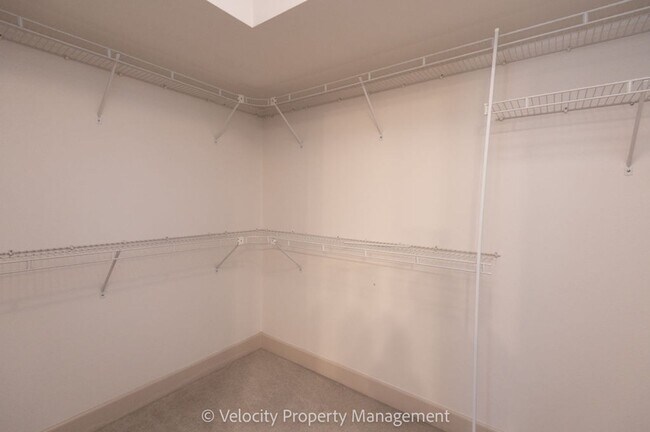 Building Photo - 2469 NW Sacagawea Ln