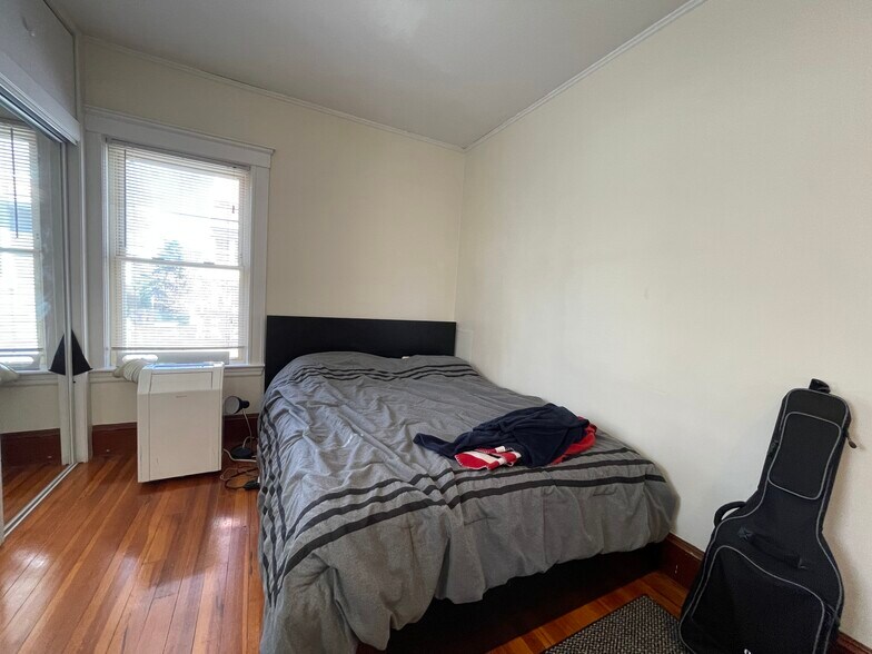 Building Photo - 56 Hobson St