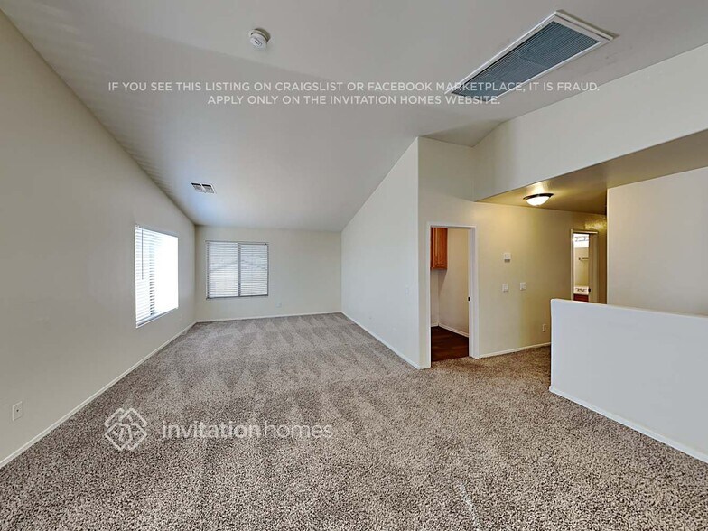 Building Photo - 10513 W Alvarado Rd