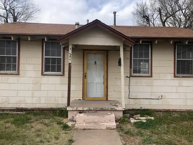 Primary Photo - 204 SW 34th Ave