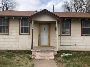 Building Photo - 204 SW 34th Ave