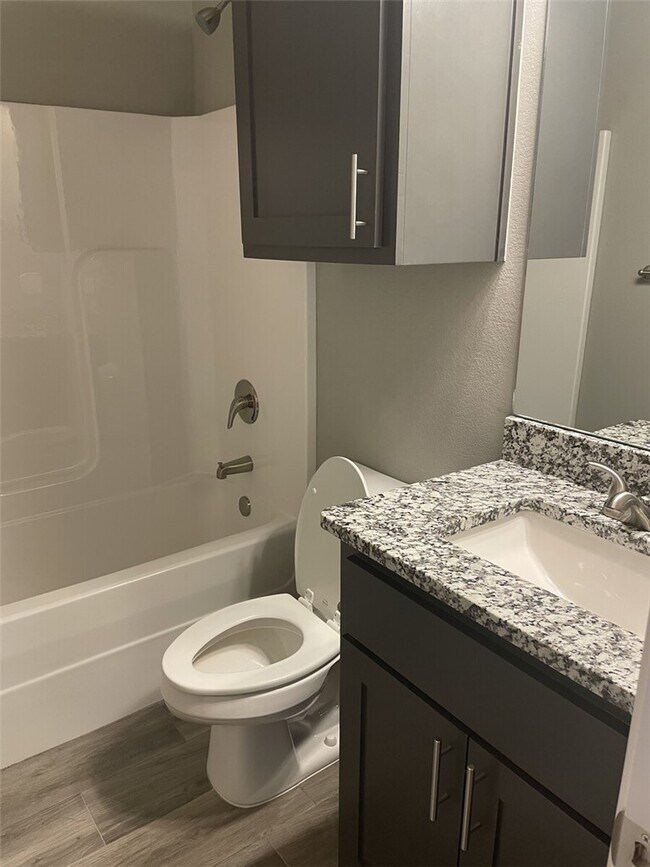 Building Photo - 1800 Sunrise Cir