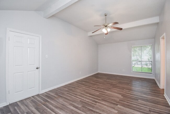 Building Photo - 14418 Royal Hill Dr