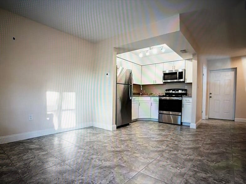 Building Photo - 4604 Normandy Dr