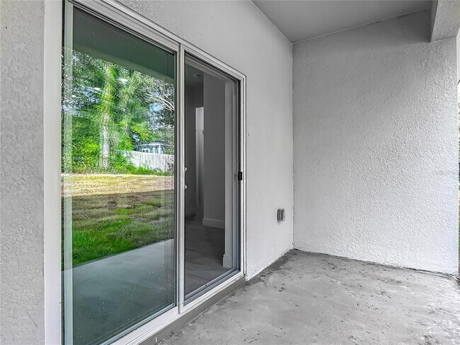 Building Photo - 5736 N Claremont Dr