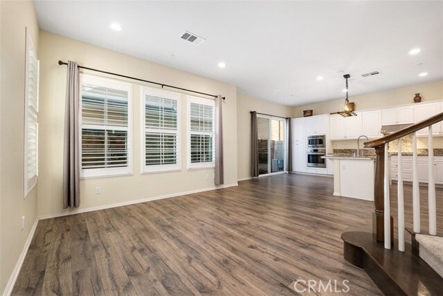 Building Photo - 3 Lavanda St