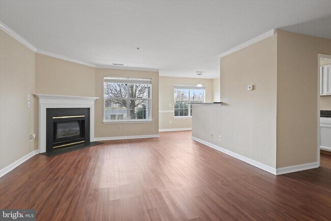 Building Photo - 8058 Lisle Dr