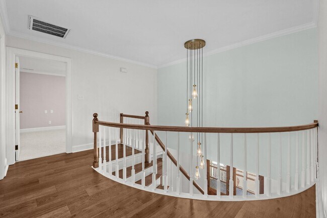 Building Photo - 5704 Woodside Ave