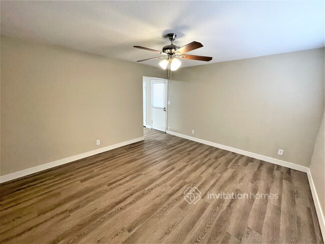 Building Photo - 409 N Central Dr