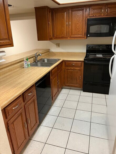 Building Photo - 4195 Baker Ln