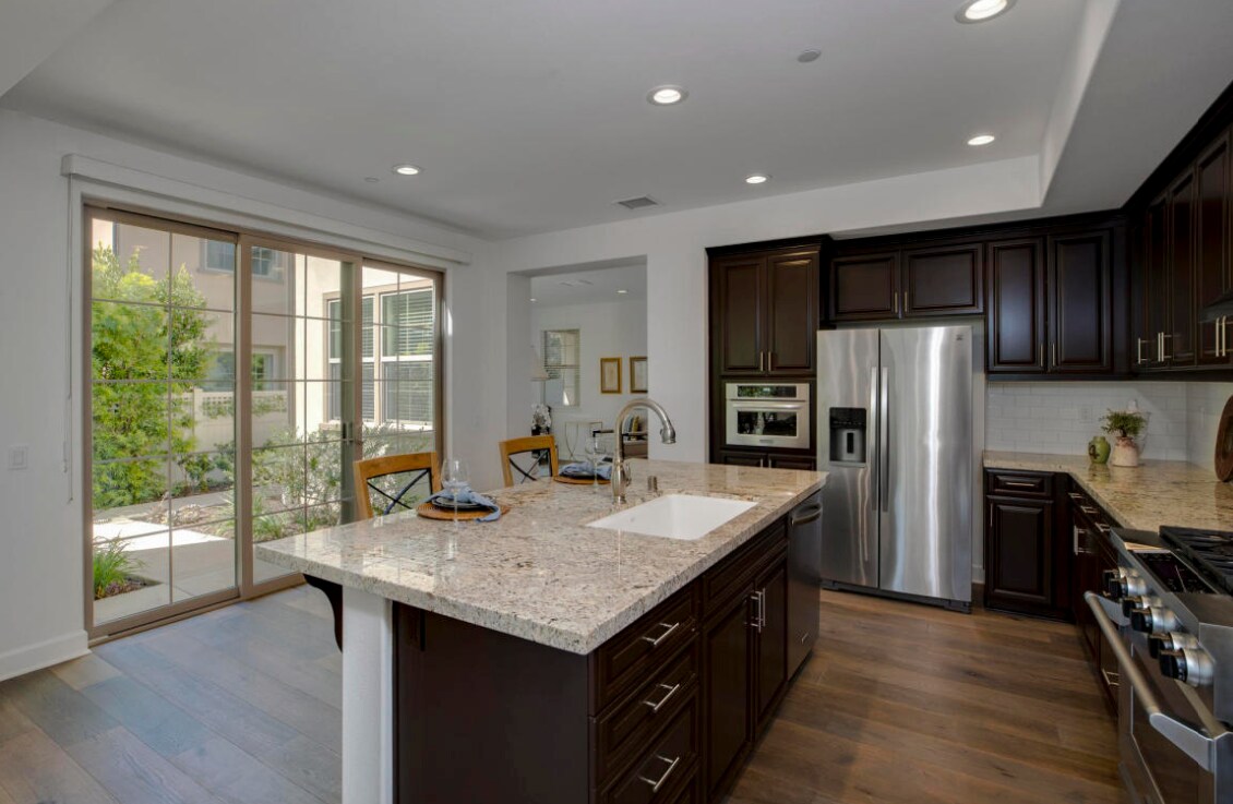 Building Photo - 220 Sanderling Ln