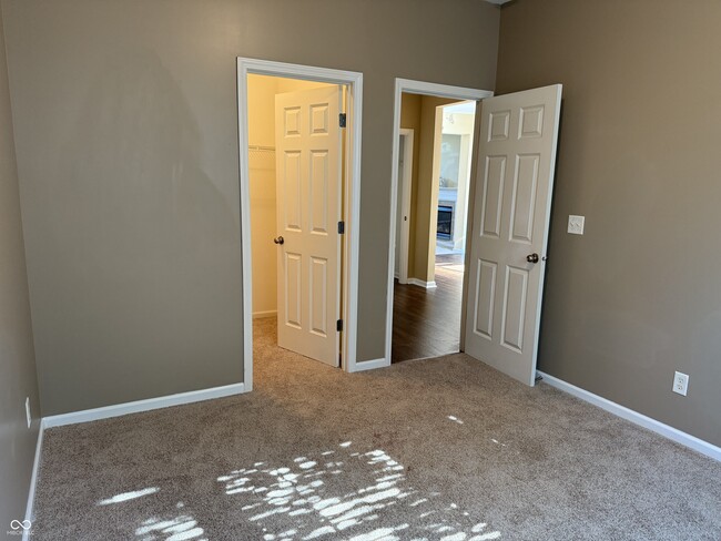 Building Photo - 1055 Woodfield Ct