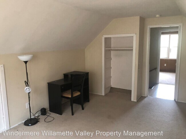 Building Photo - 3 br, 1 bath House - 513 NW 30th Street