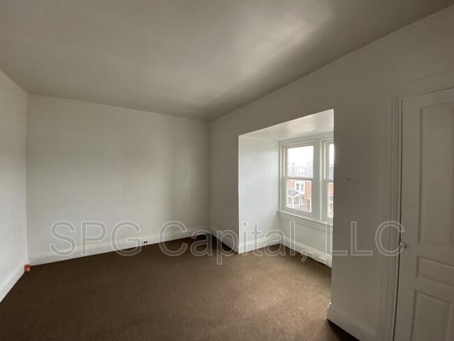 Building Photo - 260 W Jackson St