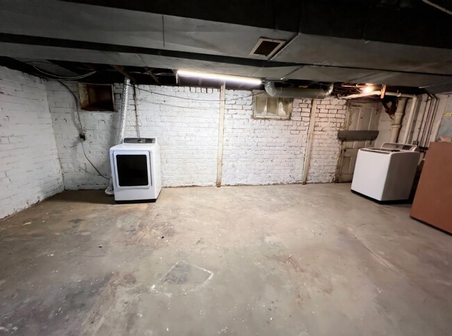 Building Photo - 2214-2216 7th Ave