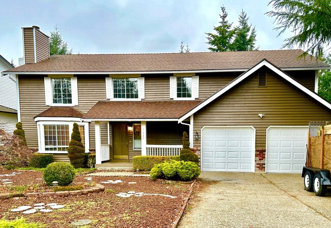 Primary Photo - 4bd/2.5ba Renton Home