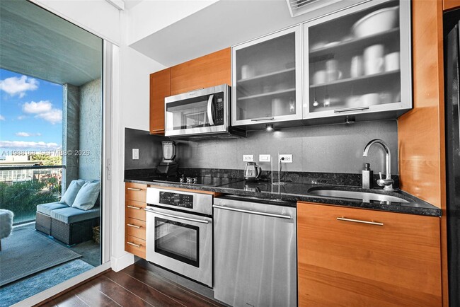 Building Photo - 3451 NE 1st Ave