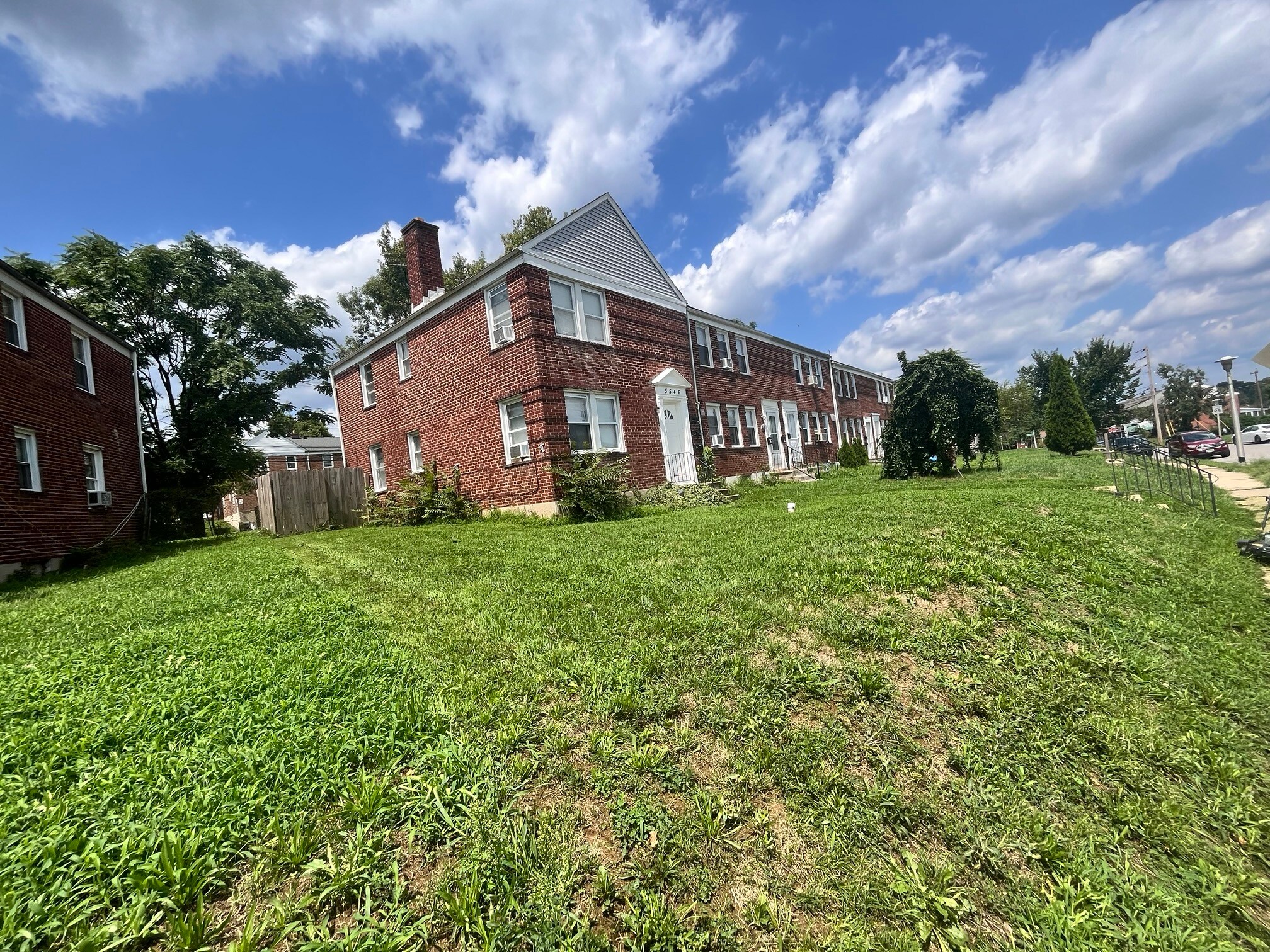 Building Photo - 5546 Midwood Ave