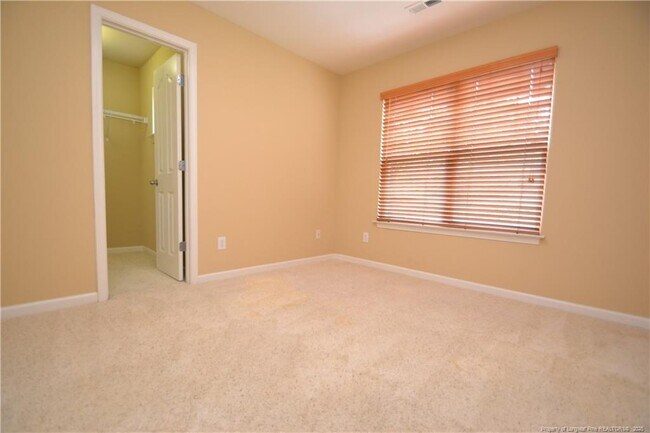 Building Photo - 118 Brookview St